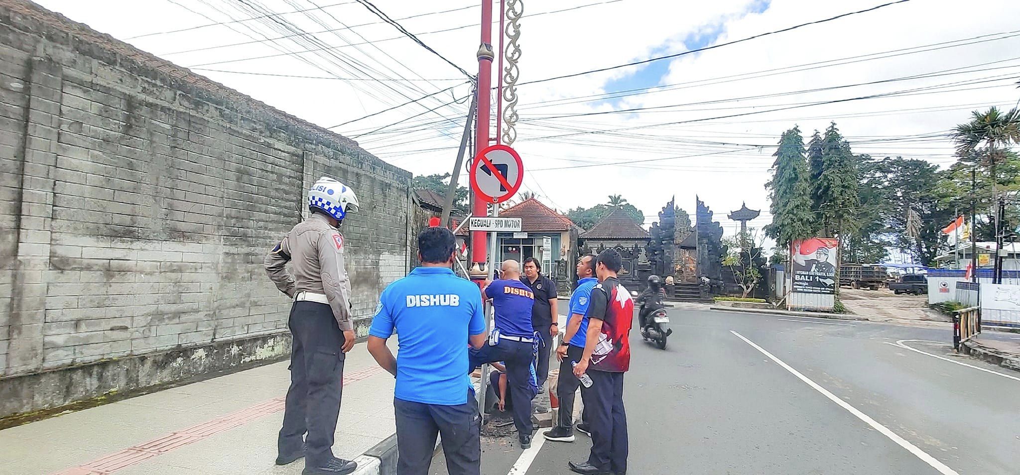 Rekayasa Lalu Lintas dan Pembatasan Arus Lalu Lintas Serta Pemasangan Rambu di Jalan Merdeka Kota Bangli